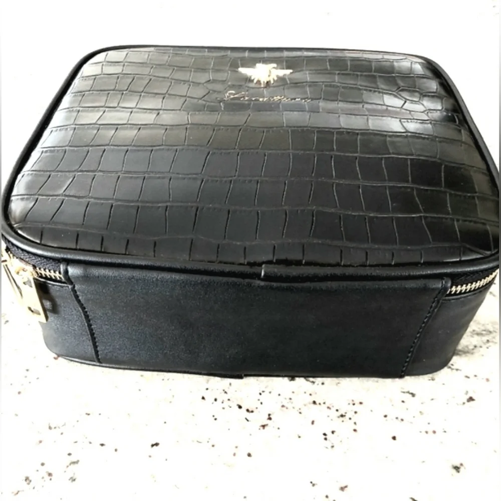 LACATTURA Croc-Embossed Multipurpose Makeup Bag NWOT - Picture 4 of 12